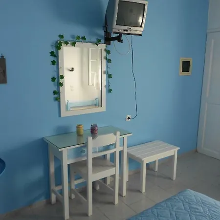 Blue White House Apartment Kalamitsi  Exterior photo