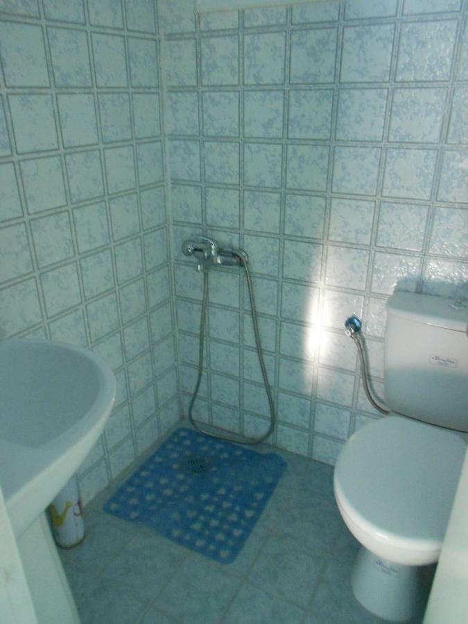 Blue White House Apartment *